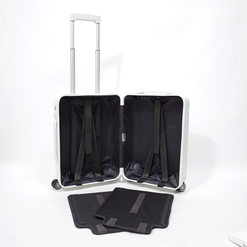 リモワ エッセンシャル　832.53.66.1　キャビン　37L　在庫商品　ホワイト