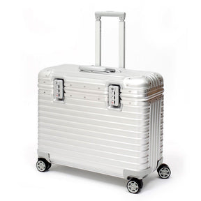 リモワ　パイロット　923.50.00.4　中古商品　34リットル　4輪