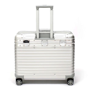 リモワ　パイロット　923.50.00.4　中古商品　34リットル　4輪