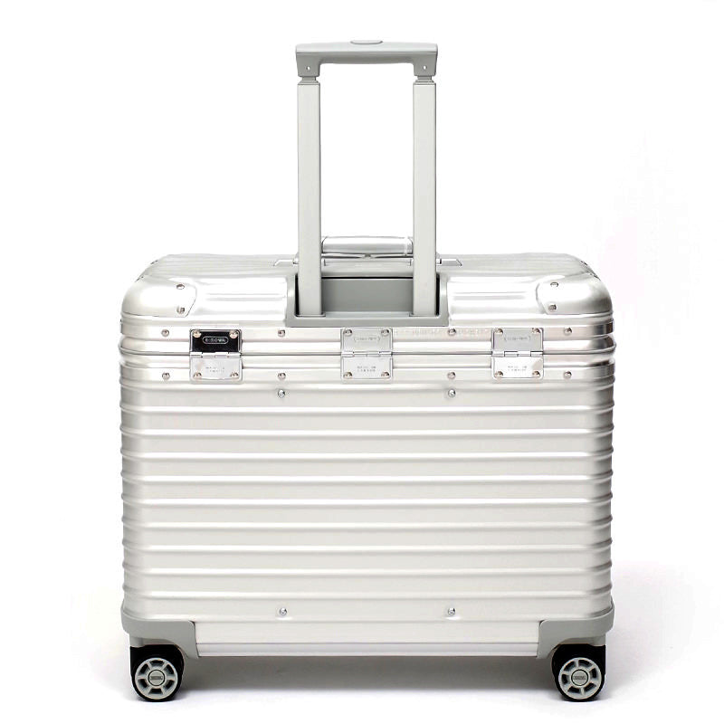 リモワ　パイロット　923.50.00.4　中古商品　34リットル　4輪