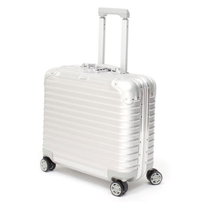 リモワ トパーズ　923.40-1　中古商品　26リットル　4輪