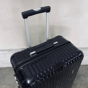 リモワ　サルサデラックス　870.77　中古商品　104リットル　4輪