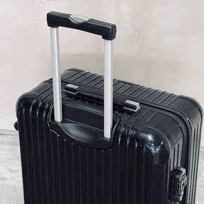 リモワ　サルサデラックス　872.77-2　中古商品　104リットル　4輪