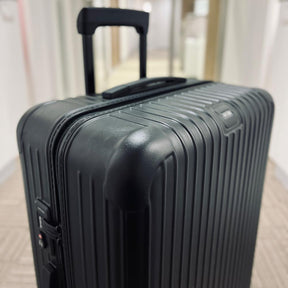 リモワ　ルフトハンザ　サルサ　803.73　78リットル　中古美品　4輪