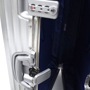 リモワ　トパーズ　中古商品　932.70-5　82リットル　4輪