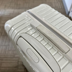 リモワ　ユナイテッドアローズ限定　サルサ　810.90.41.9　中古商品　86リットル　4輪