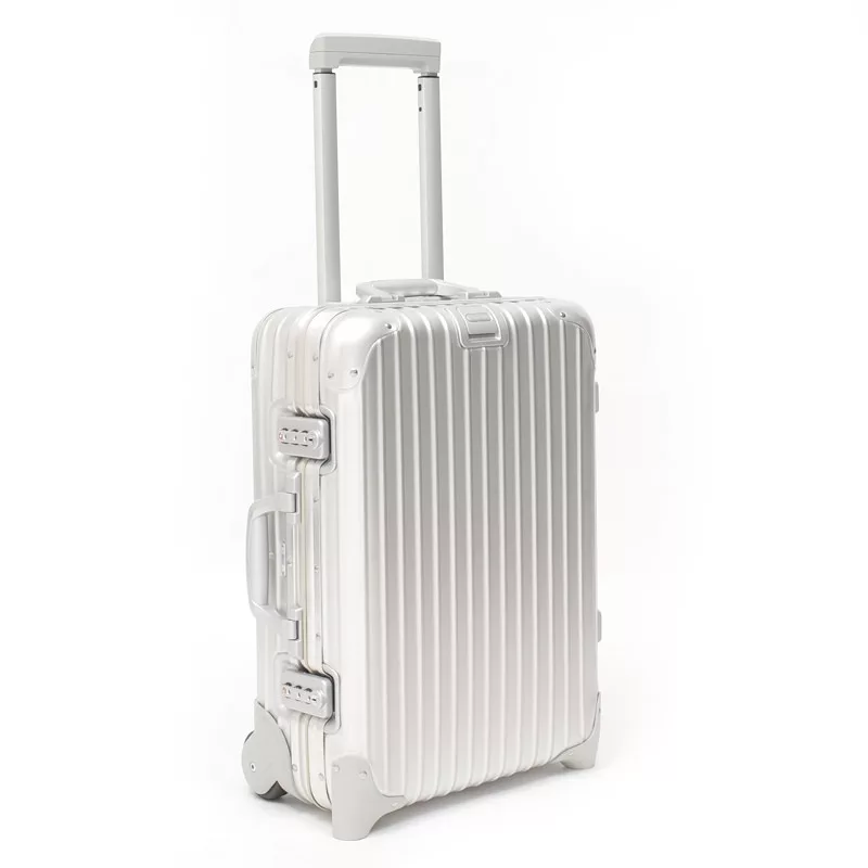 リモワ　トパーズチタニウム　920.52-4　中古美品　32リットル　2輪