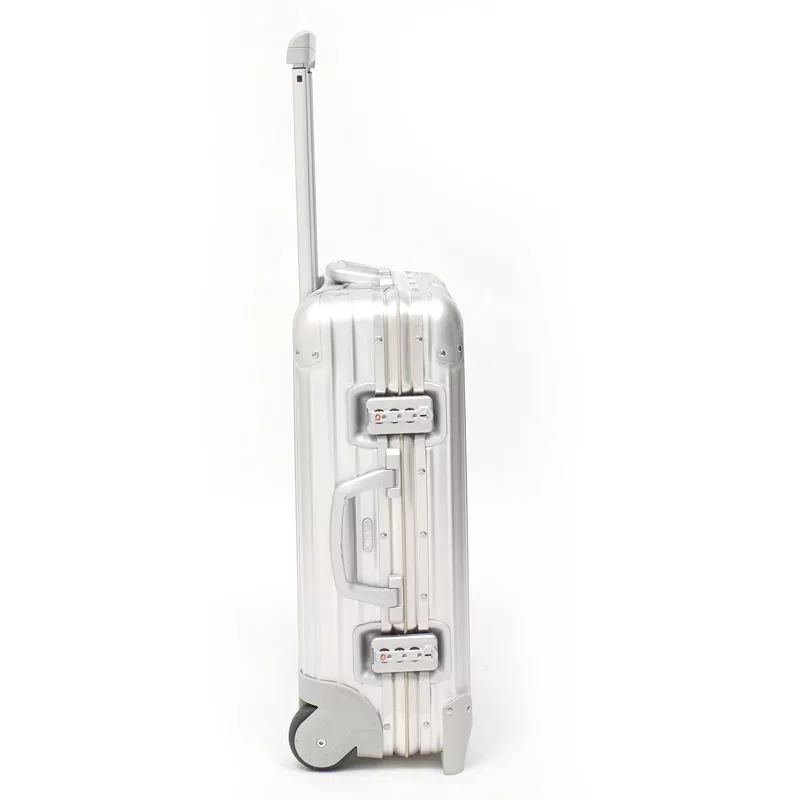 リモワ　トパーズチタニウム　920.52-5　中古美品　32リットル　2輪