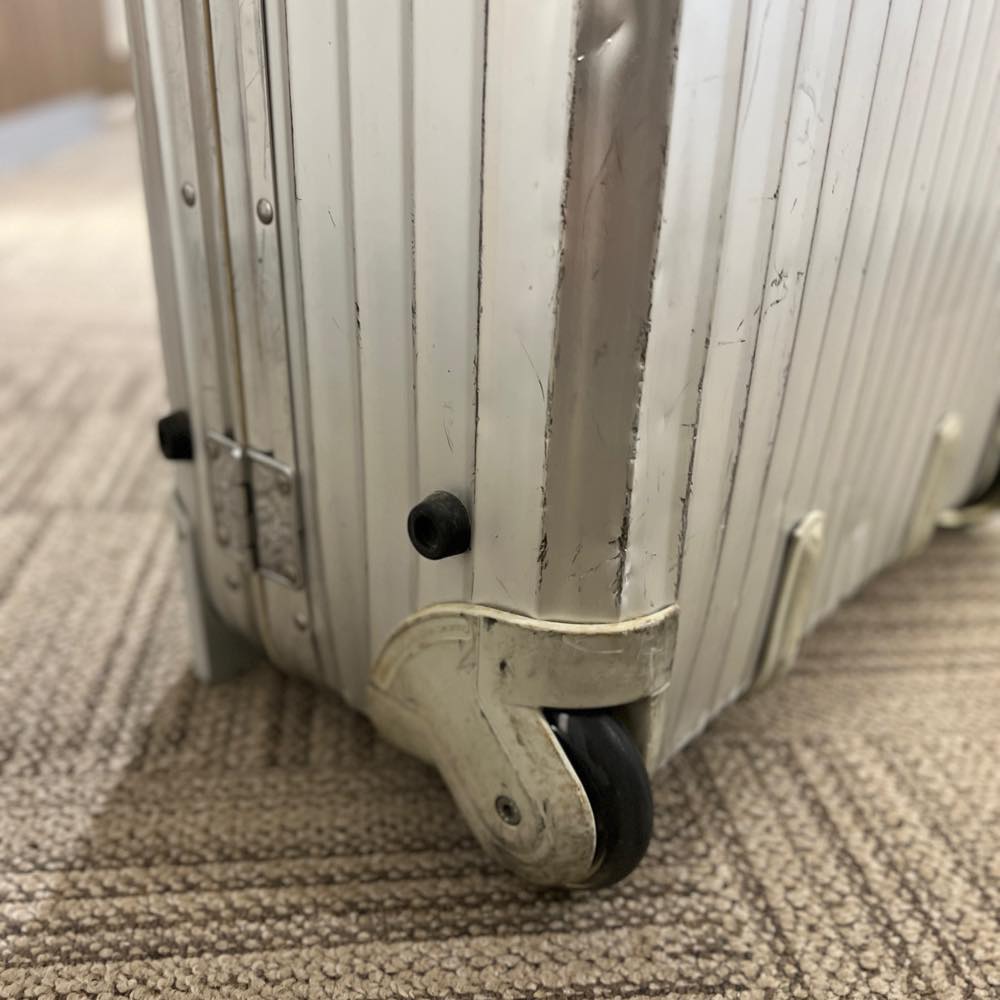 リモワ　トパーズ　中古商品　U930.63-6　63リットル　2輪