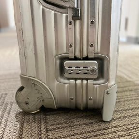 リモワ　トパーズ　中古商品　U930.63-6　63リットル　2輪