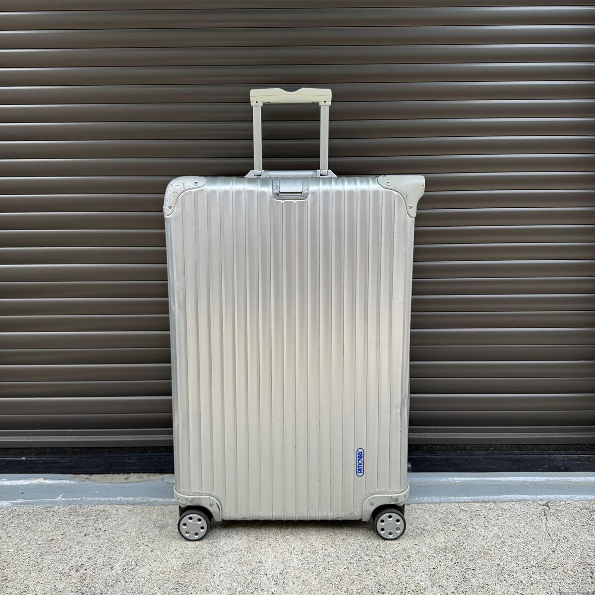 リモワ　トパーズ　中古商品　932.70-5　82リットル　4輪