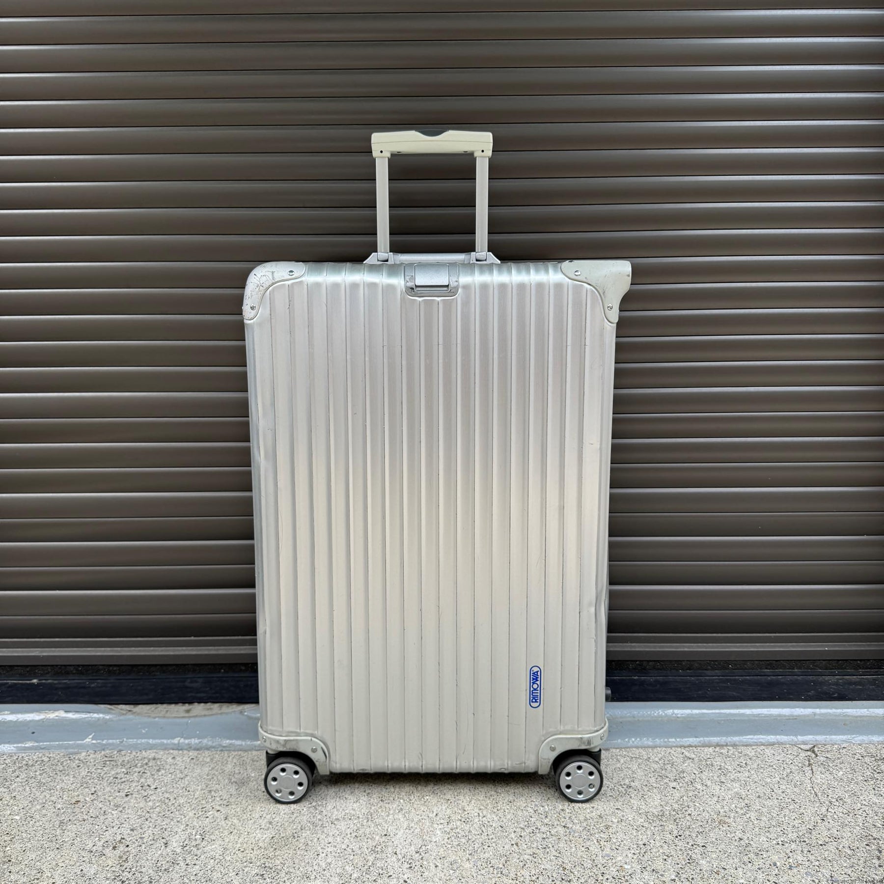 リモワ　トパーズ　中古商品　932.70-5　82リットル　4輪
