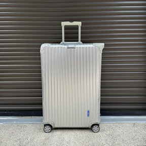 リモワ　トパーズ　中古商品　932.70-5　82リットル　4輪