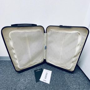 リモワ　サルサエアー　893.08-2　33リットル　中古商品　4輪