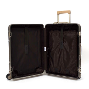 リモワ　トパーズ チタニウム　中古美品　924.63.03.4-2　64リットル　4輪