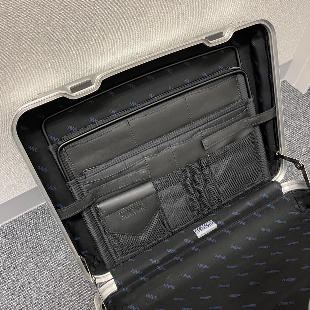 リモワ　アタッシェケース　中古商品　928.14-2　22リットル