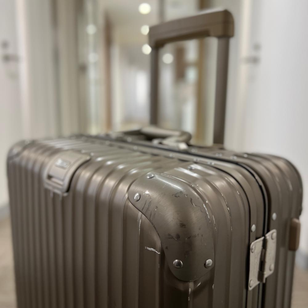 リモワ　トパーズ　945.63-2 　中古商品　64リットル　4輪