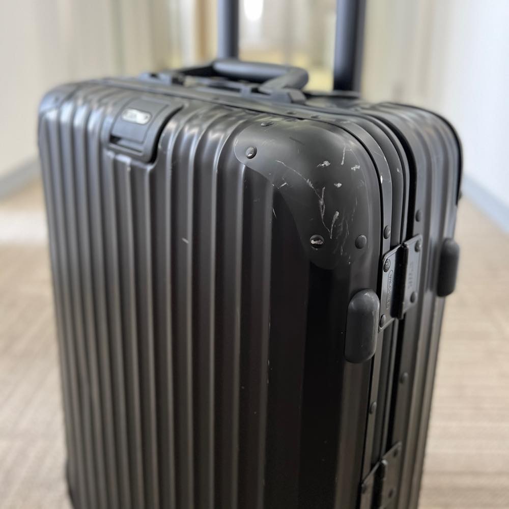 リモワ　トパーズ ステルス　986.11-2　32リットル　中古商品　2輪