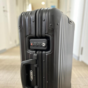 リモワ　トパーズ ステルス　986.11-2　32リットル　中古商品　2輪